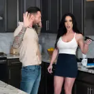 Jennifer White in 'Wet And Wild - S21:E3'