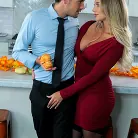 Kayley Gunner in 'Thankful For You - S14:E8'